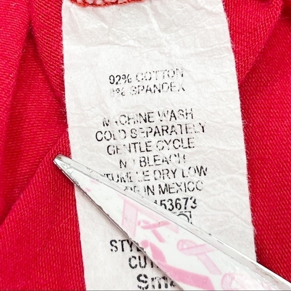 RIOT QUEEN Women’s Red CHILL Cropped Graphic Tee - Picture 8 of 8